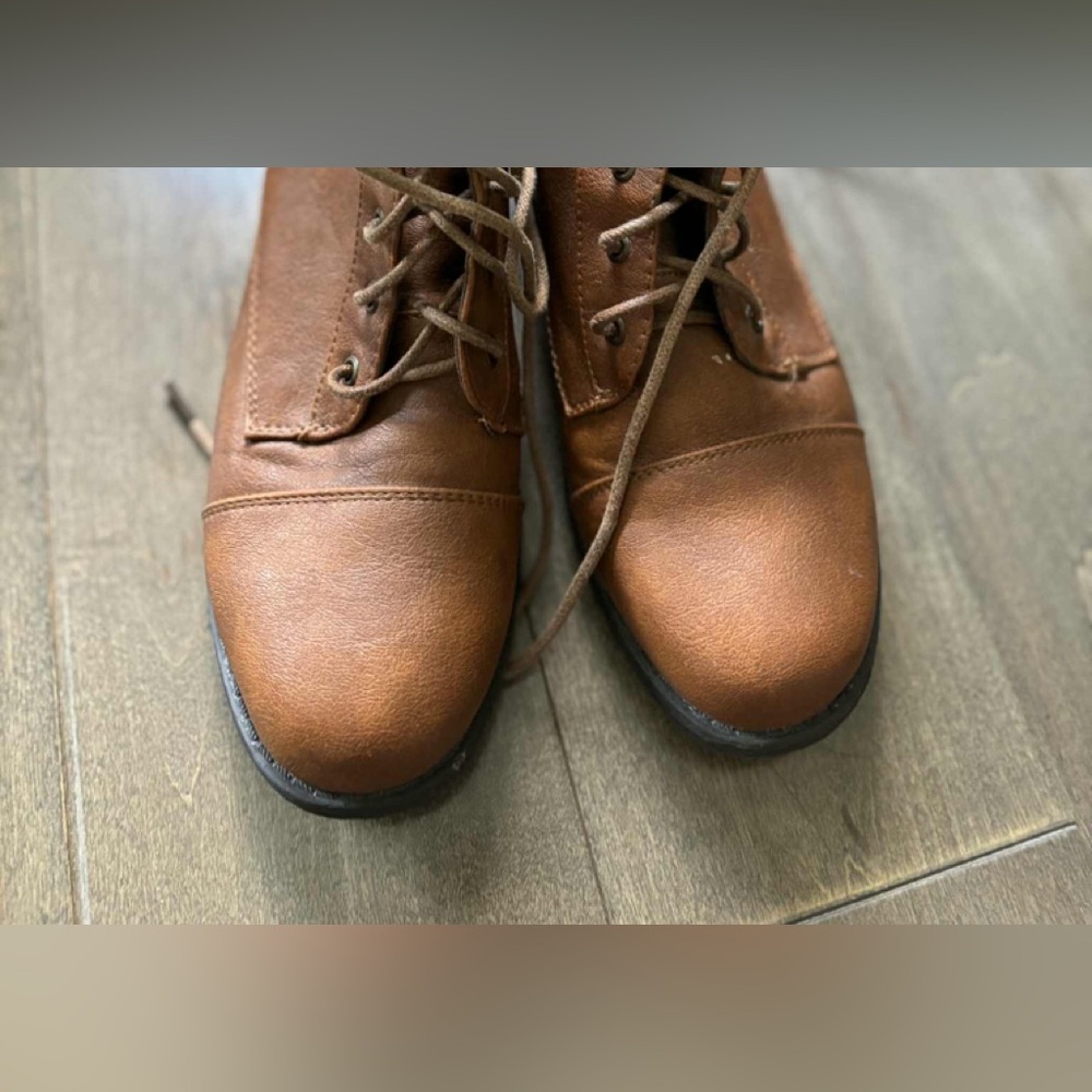 Nice comfy shoes - Picture 2 of 16
